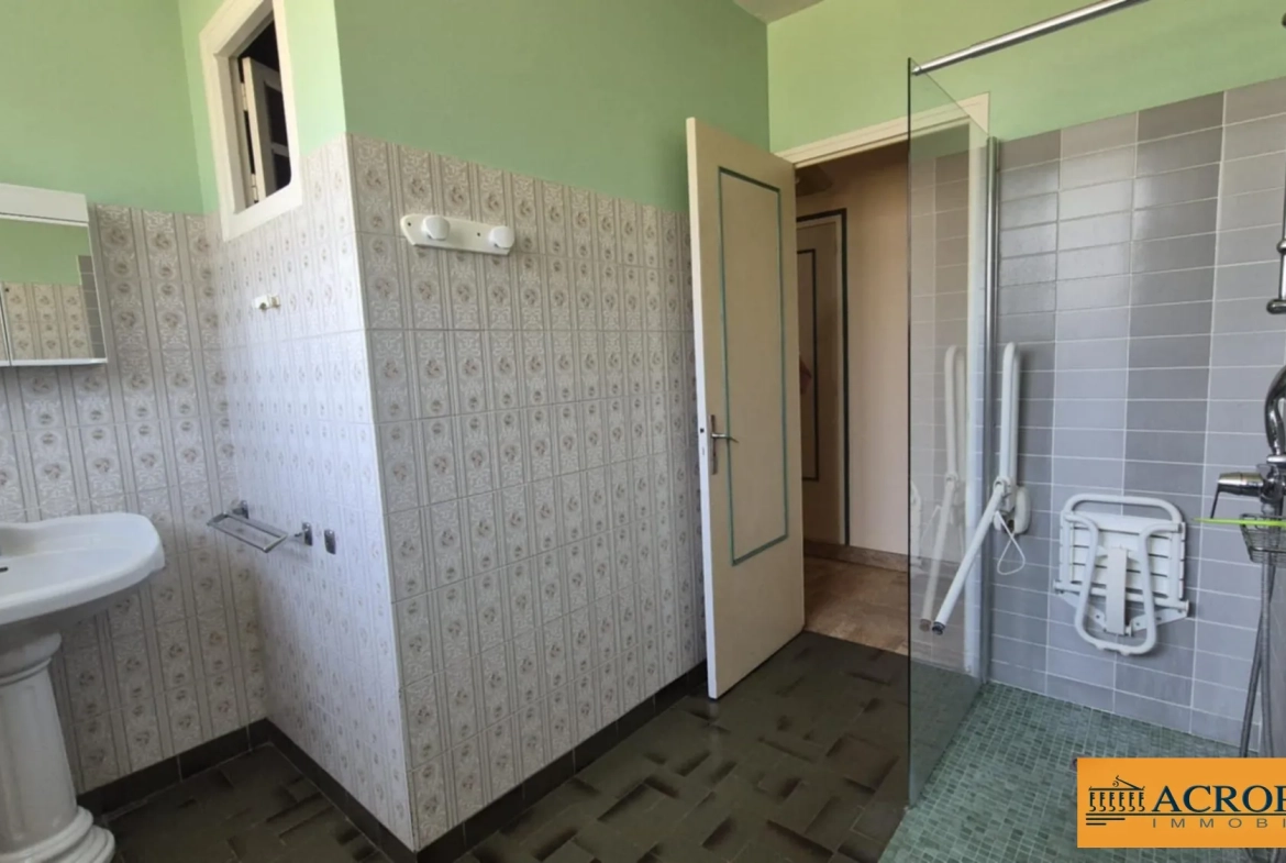 Maison familiale de 184 m² avec vue sur étang à Coullons 