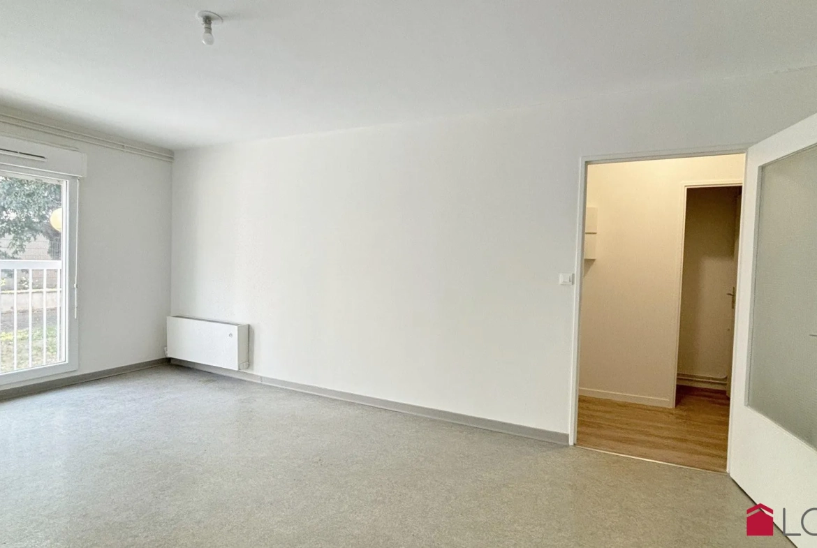 Appartement 2 pièces à Toulouse, Quartier Barrière de Paris avec parking et cave 