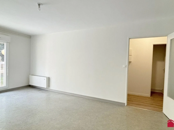 Appartement 2 pièces à Toulouse, Quartier Barrière de Paris avec parking et cave