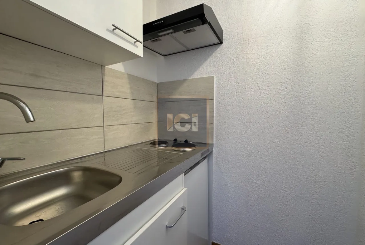 Appartement lumineux de 24,89 m² avec terrasse et parking à Sainte-Maxime 