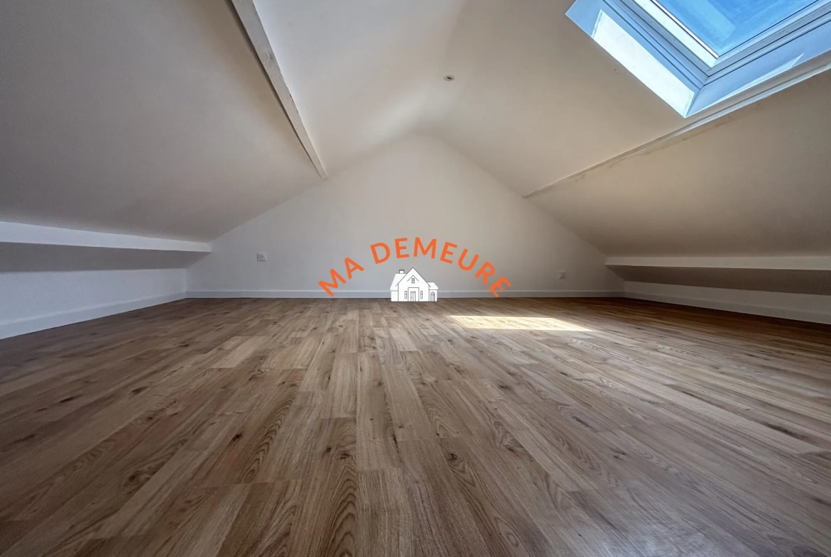 Maison rénovée de 88 m² avec terrasse et jardin à Lys-Lez-Lannoy 