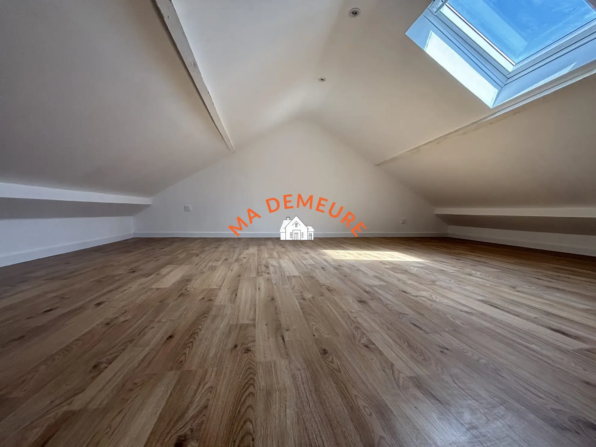 Maison rénovée de 88 m² avec terrasse et jardin à Lys-Lez-Lannoy 