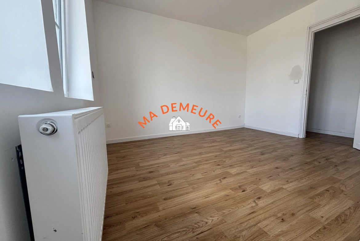 Maison rénovée de 88 m² avec terrasse et jardin à Lys-Lez-Lannoy 