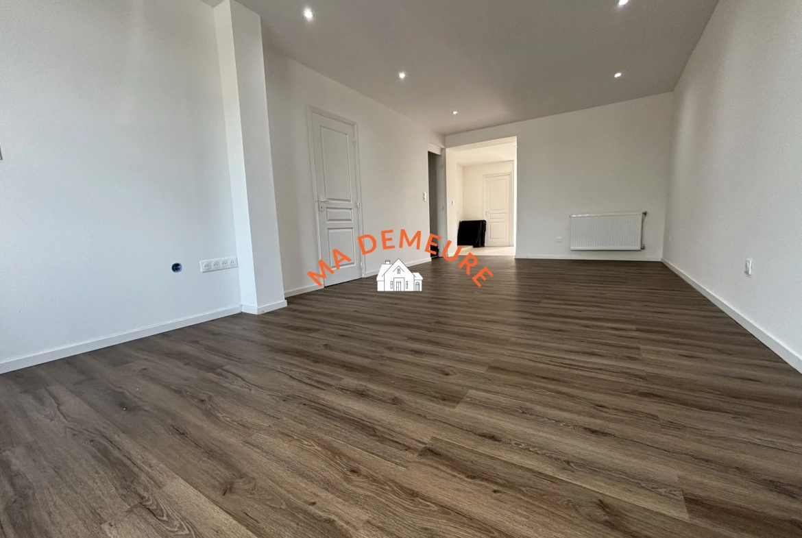 Maison rénovée de 88 m² avec terrasse et jardin à Lys-Lez-Lannoy 