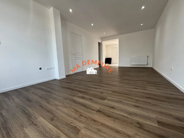 Maison rénovée de 88 m² avec terrasse et jardin à Lys-Lez-Lannoy