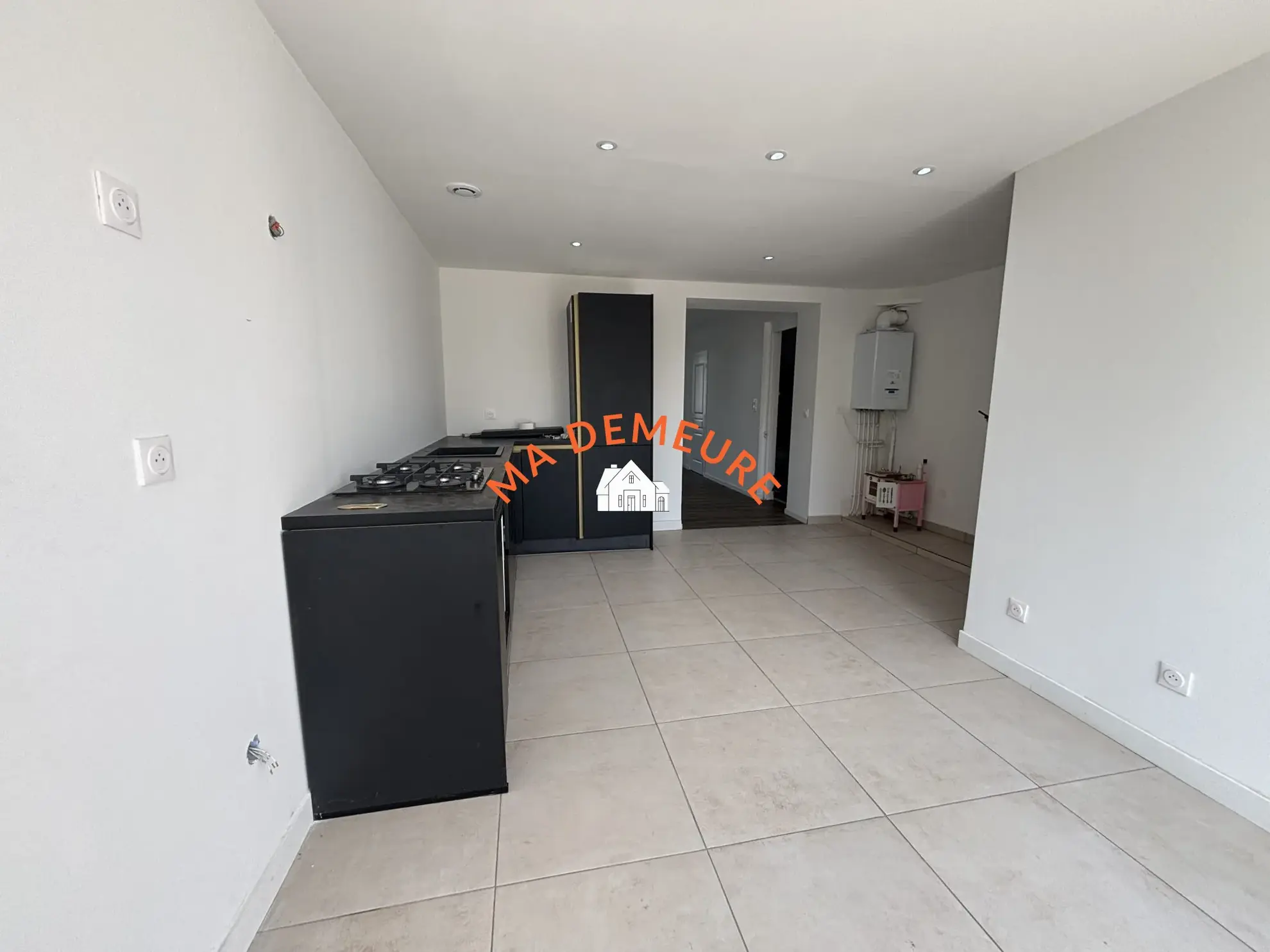 Maison rénovée de 88 m² avec terrasse et jardin à Lys-Lez-Lannoy 