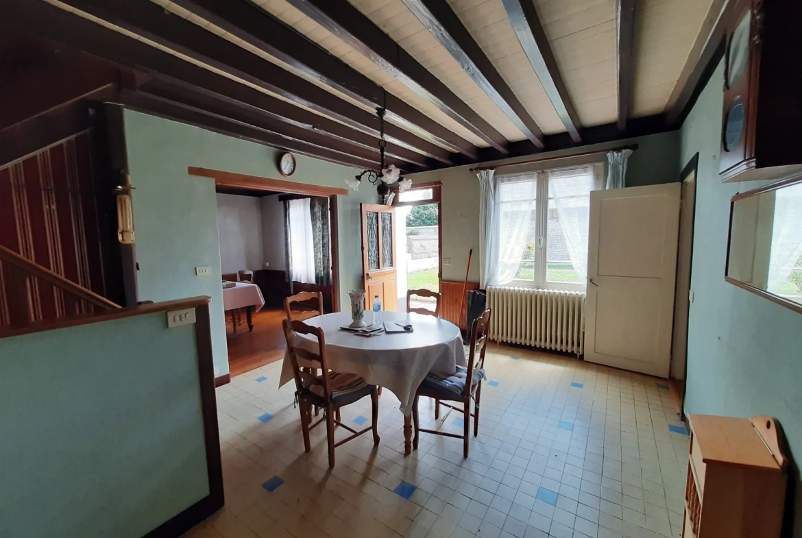 Longère à rénover en Normandie à 3 km des plages avec garage et cave - Terrain de 583 m² 