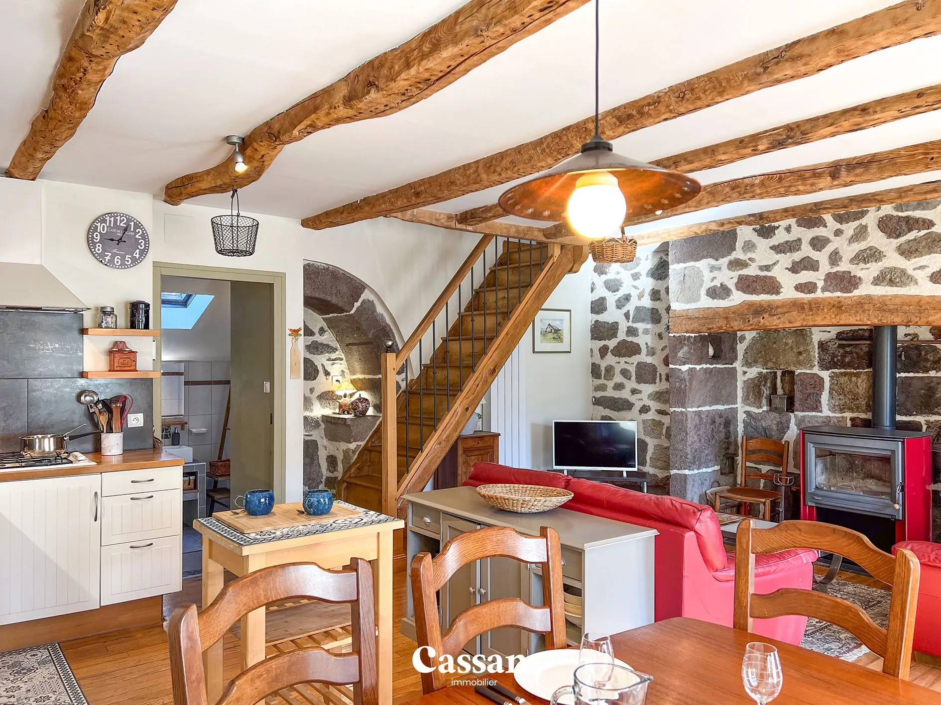Belle maison de campagne rénovée avec jardin à Thiezac - Charme et authenticité 