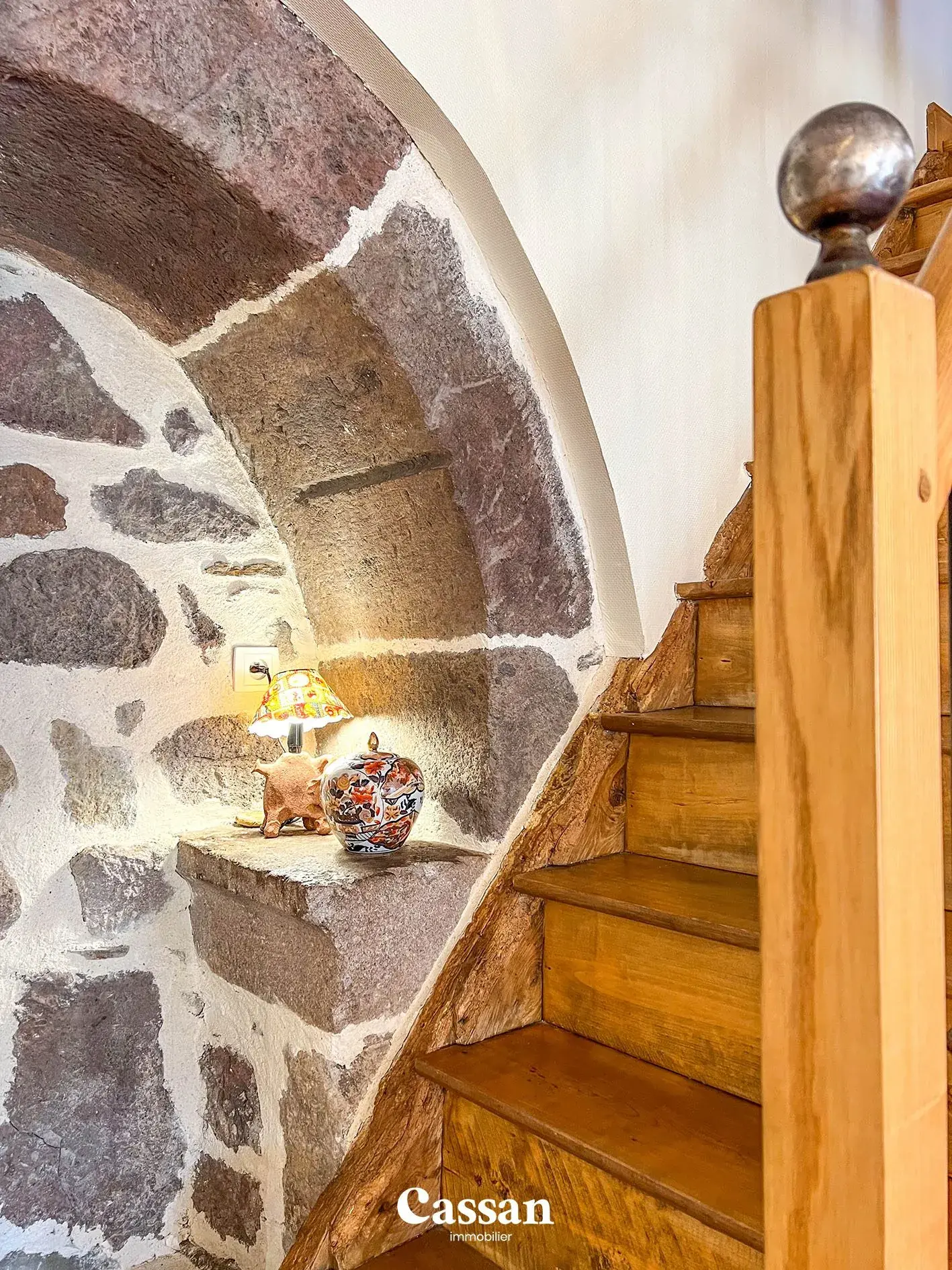 Belle maison de campagne rénovée avec jardin à Thiezac - Charme et authenticité 
