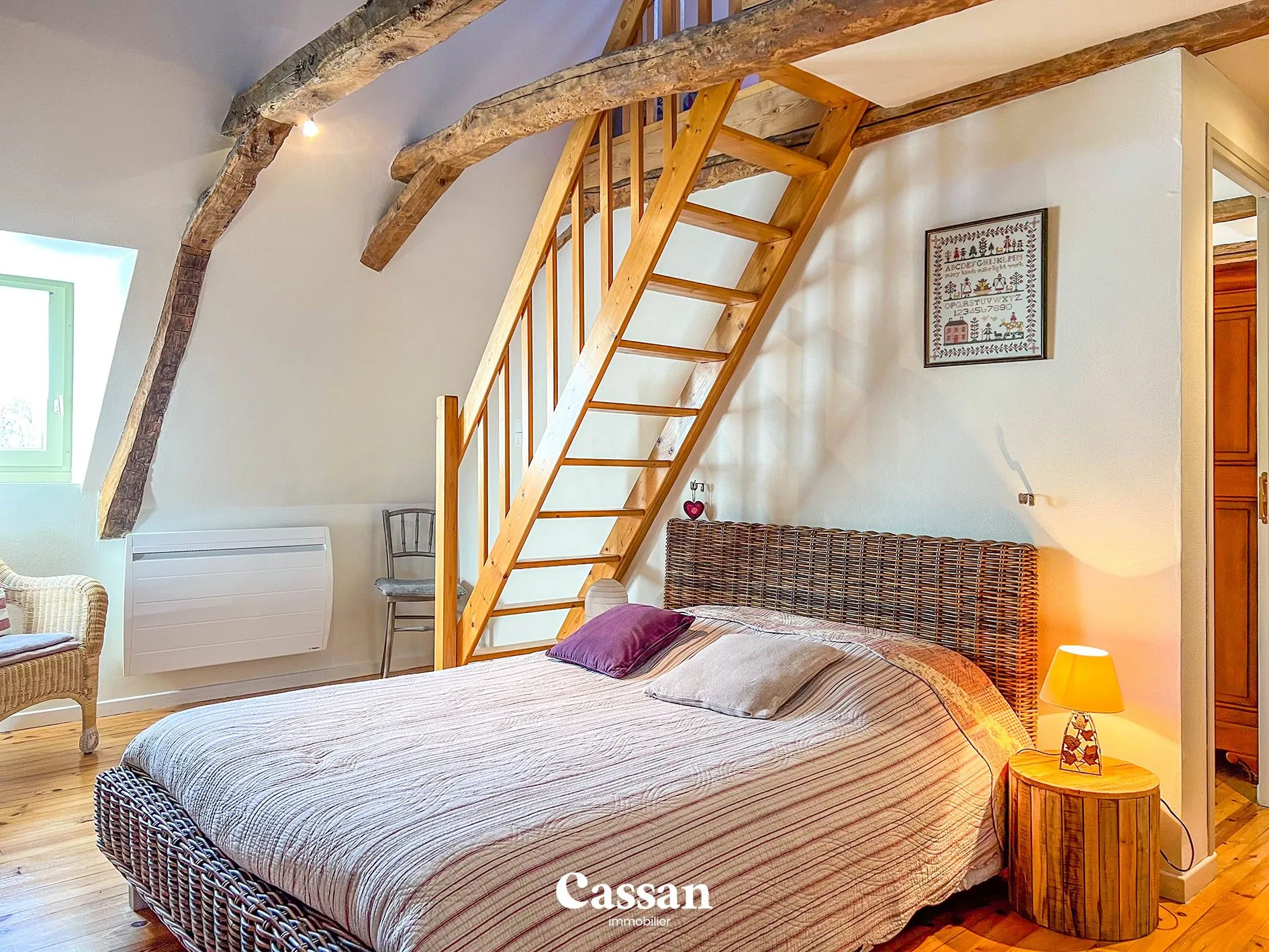 Belle maison de campagne rénovée avec jardin à Thiezac - Charme et authenticité 