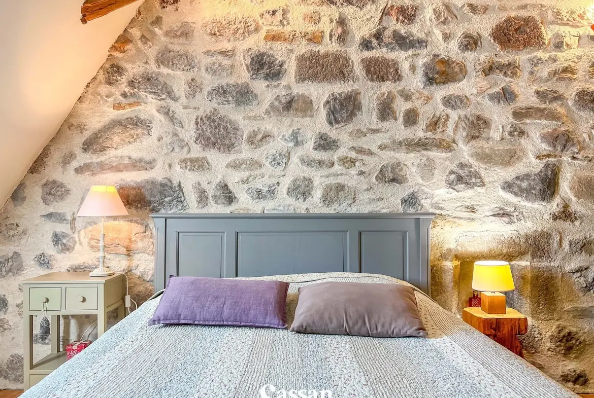 Belle maison de campagne rénovée avec jardin à Thiezac - Charme et authenticité 