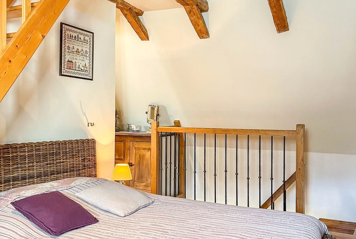 Belle maison de campagne rénovée avec jardin à Thiezac - Charme et authenticité 