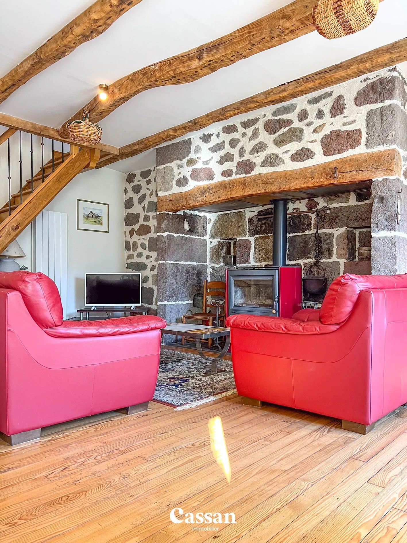 Belle maison de campagne rénovée avec jardin à Thiezac - Charme et authenticité 