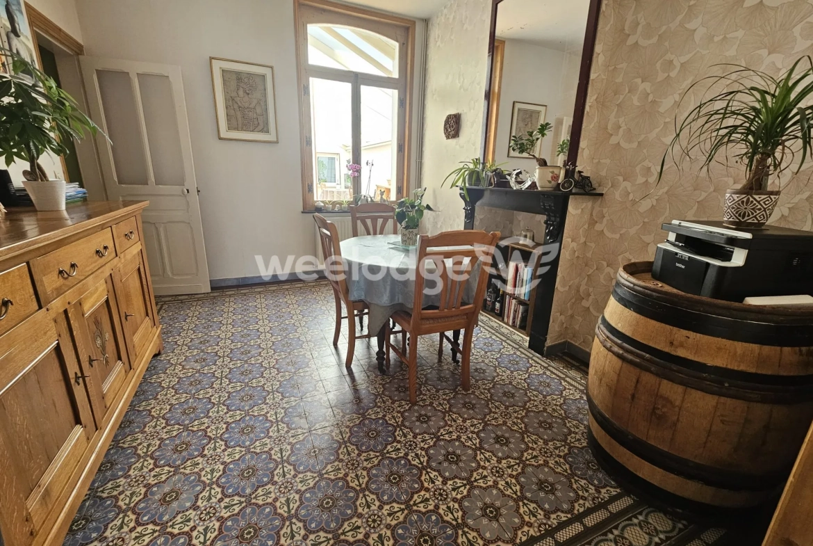 Maison individuelle à Onnaing avec grand potentiel et jardin clos 
