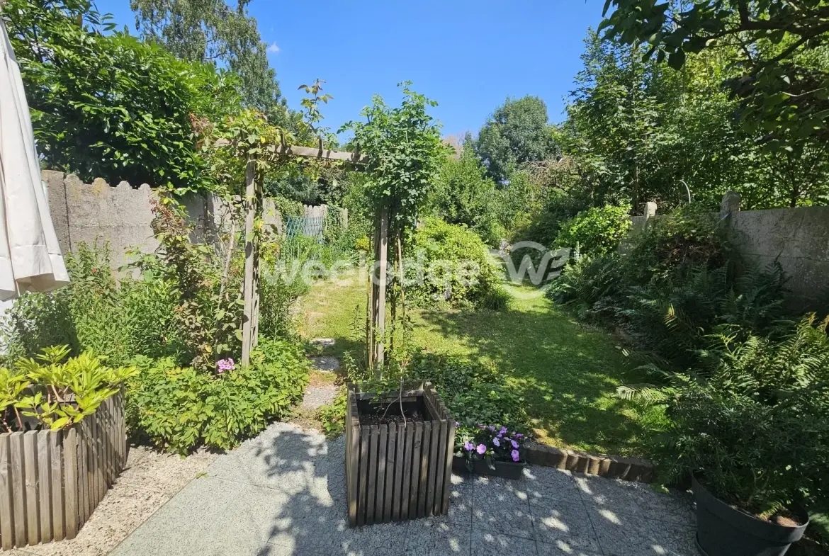 Maison individuelle à Onnaing avec grand potentiel et jardin clos 