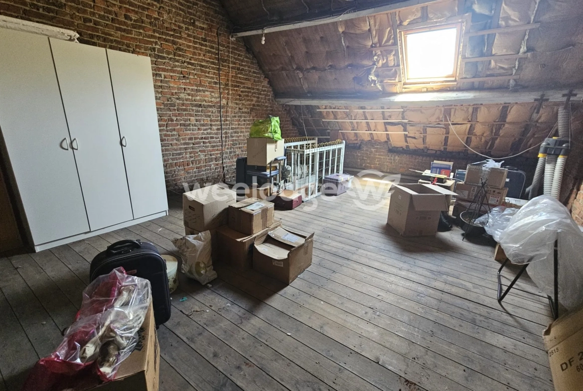 Maison individuelle à Onnaing avec grand potentiel et jardin clos 
