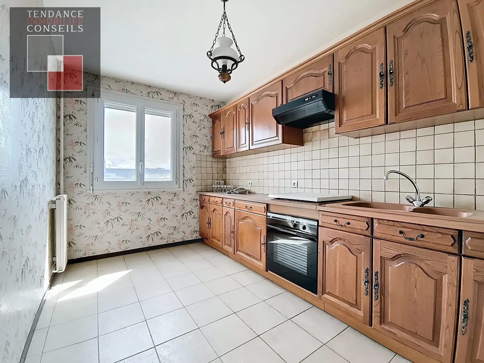 Appartement T4 avec Studio, Garage à Mâcon – Vue sur la Saône 