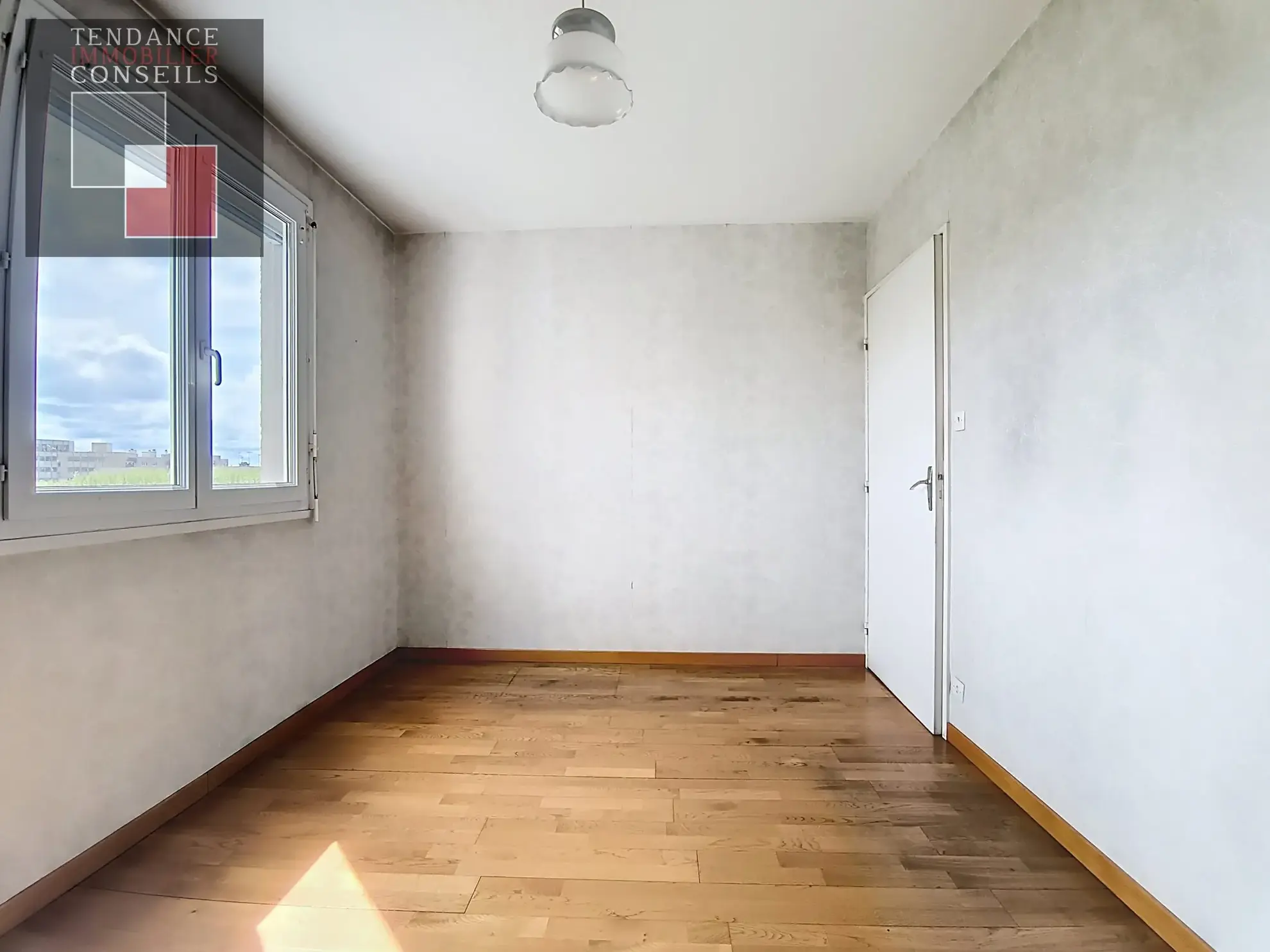 Appartement T4 avec Studio, Garage à Mâcon – Vue sur la Saône 