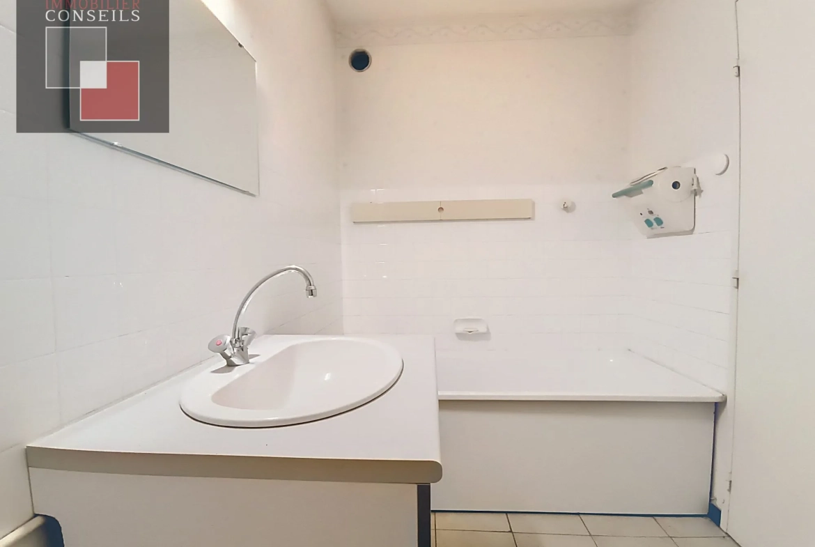Appartement T4 avec Studio, Garage à Mâcon – Vue sur la Saône 