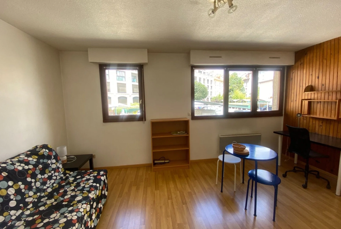 Studio meublé à vendre à Grenoble Estacade – Idéal investisseur ou étudiant 