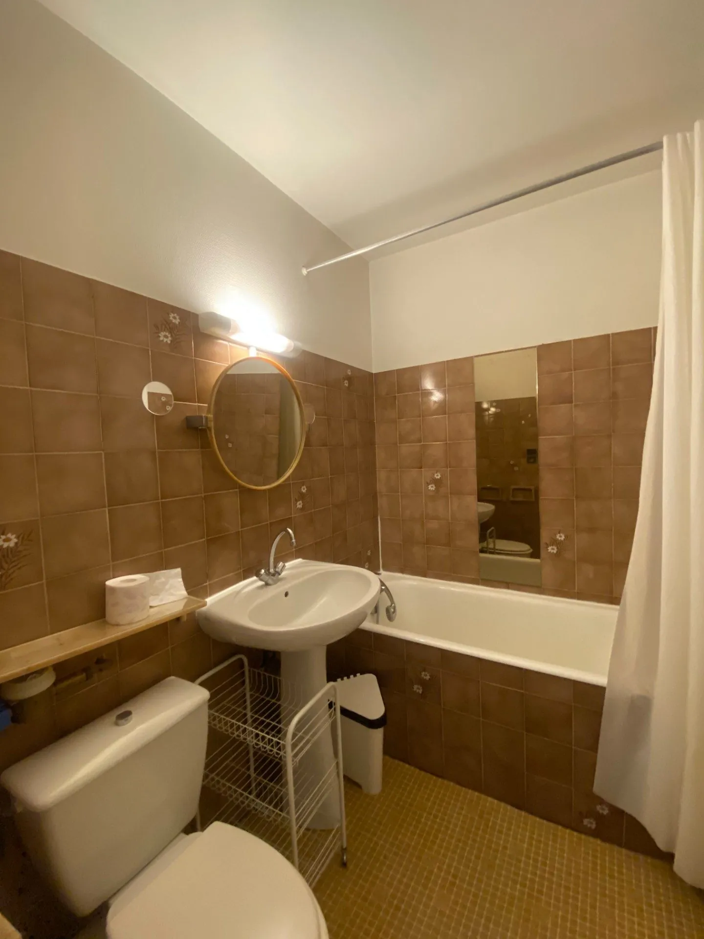 Studio meublé à vendre à Grenoble Estacade – Idéal investisseur ou étudiant 