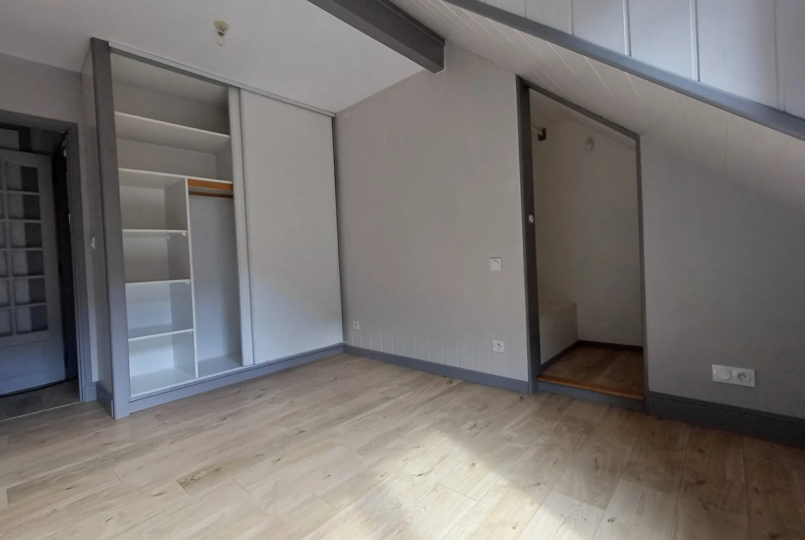 Appartement T3 rénové avec balcon et vue montagne à Cazarilh-Laspènes 