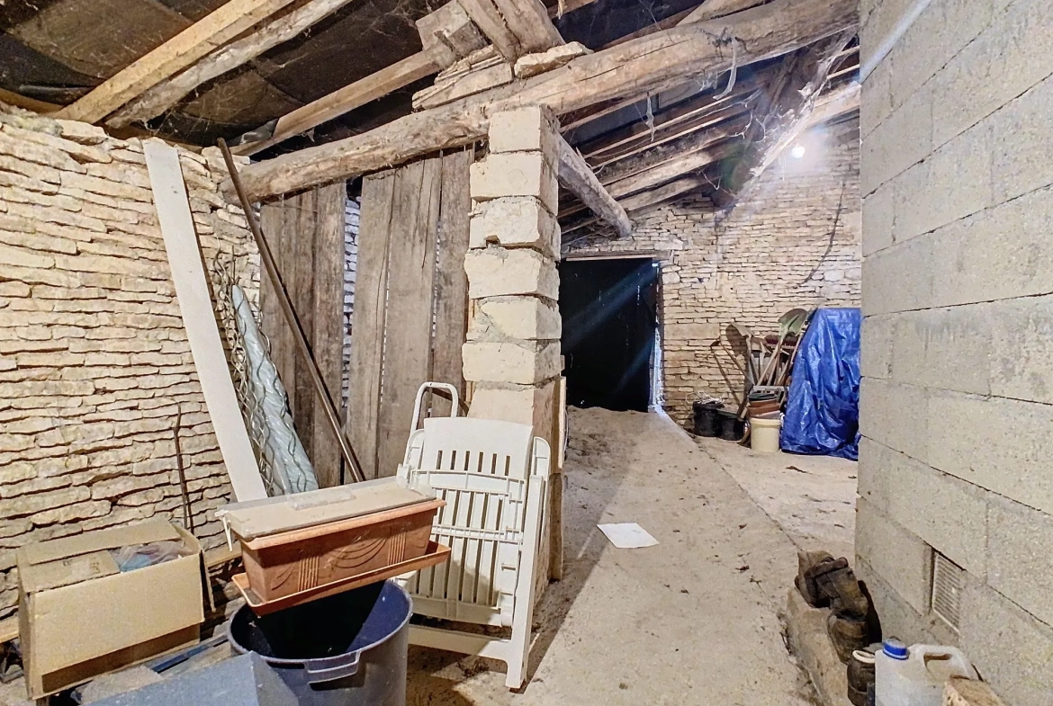 Charming Rural House for Renovation in Richebourg – Great Potential for Family Living 