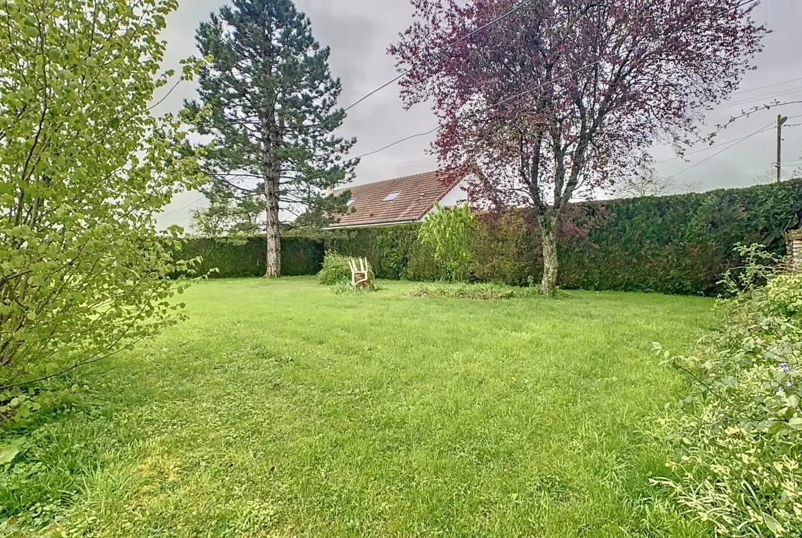 Charming Rural House for Renovation in Richebourg – Great Potential for Family Living 