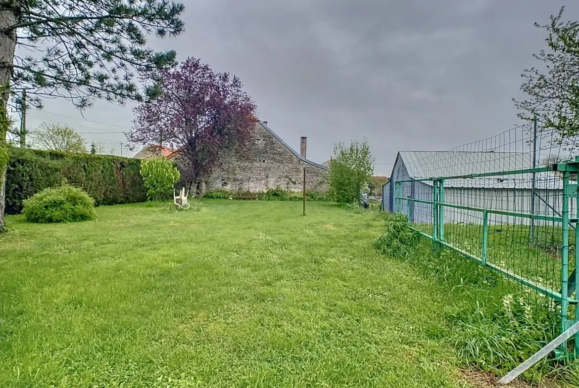 Charming Rural House for Renovation in Richebourg – Great Potential for Family Living 