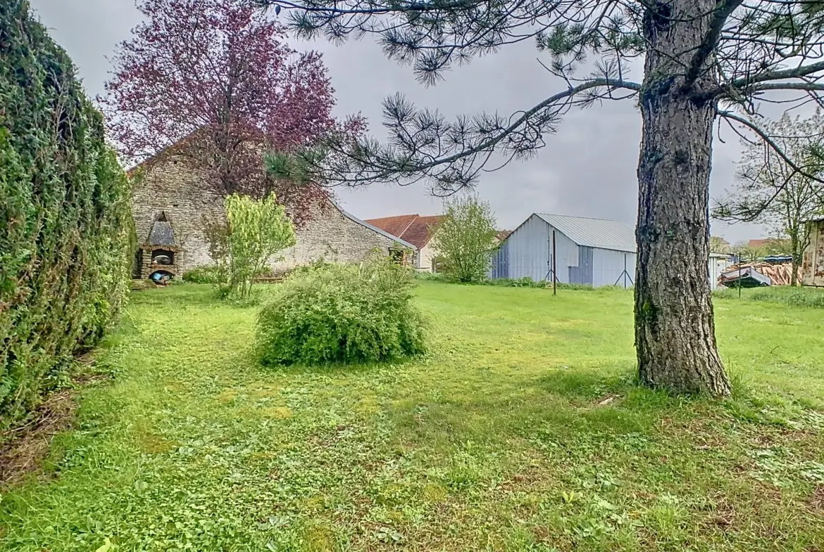 Charming Rural House for Renovation in Richebourg – Great Potential for Family Living 