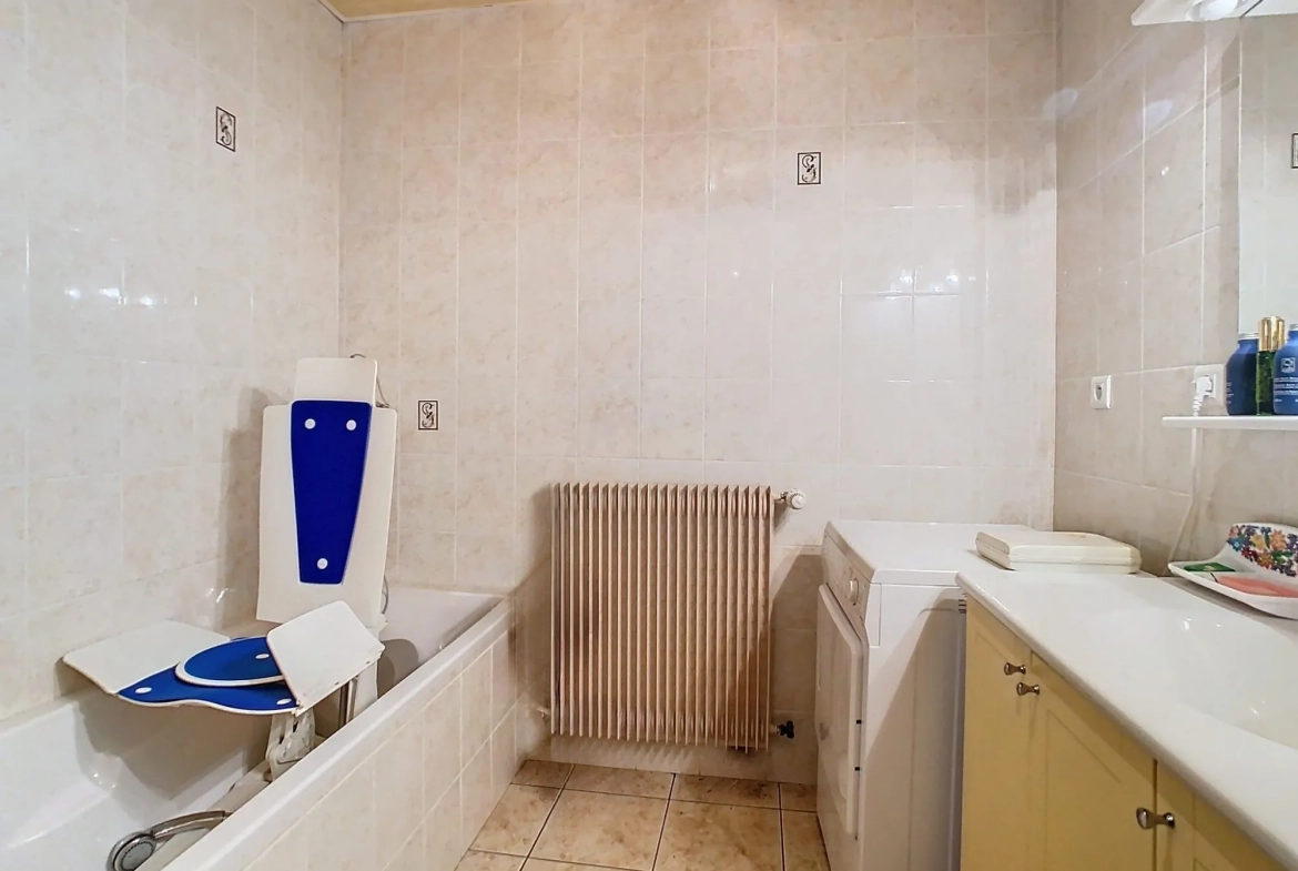 Charming Rural House for Renovation in Richebourg – Great Potential for Family Living 