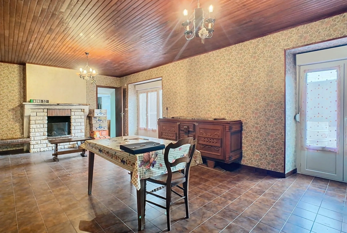 Charming Rural House for Renovation in Richebourg – Great Potential for Family Living 