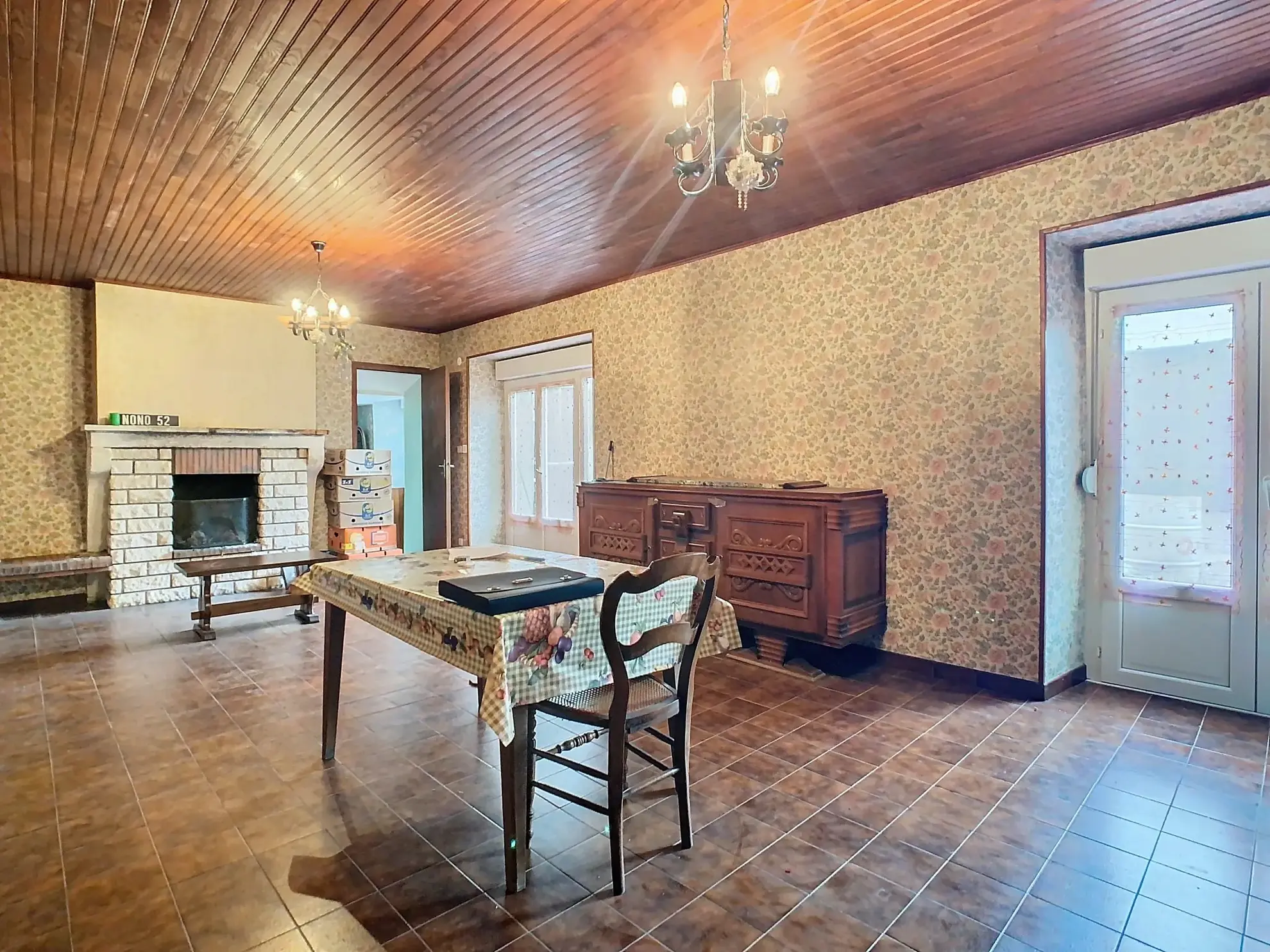 Charming Rural House for Renovation in Richebourg – Great Potential for Family Living 