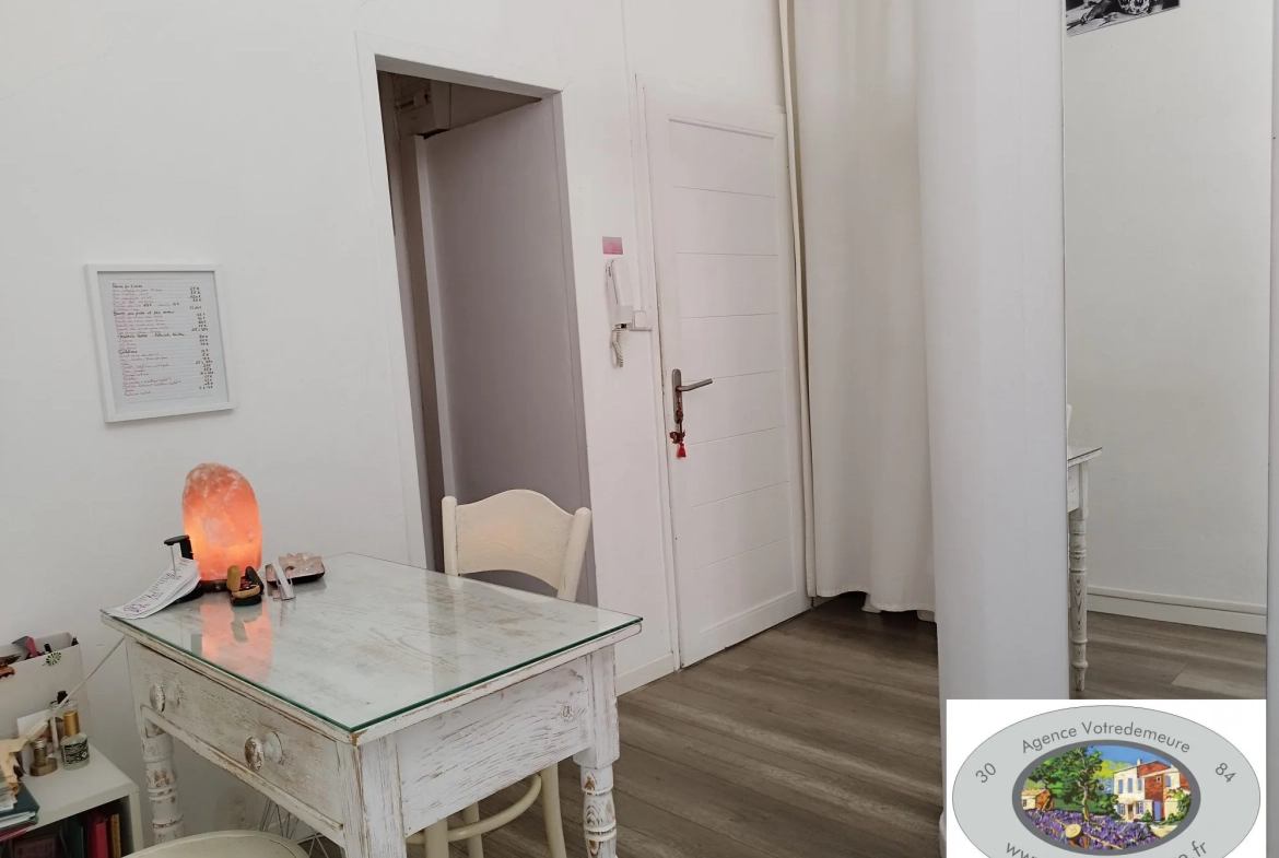 Studio de 28 m² à Avignon proche du centre, habitation ou local professionnel 