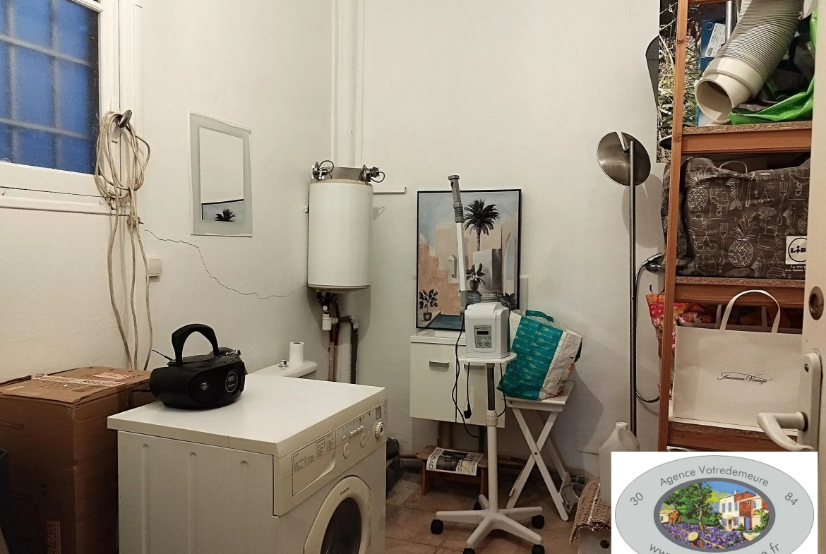 Studio de 28 m² à Avignon proche du centre, habitation ou local professionnel 