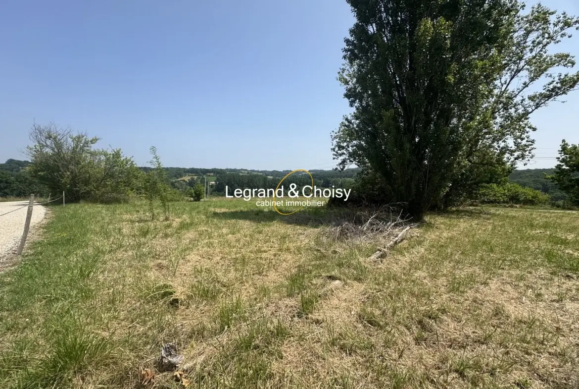 Grande grange mitoyenne à rénover avec jardin à Villeneuve-sur-Lot 