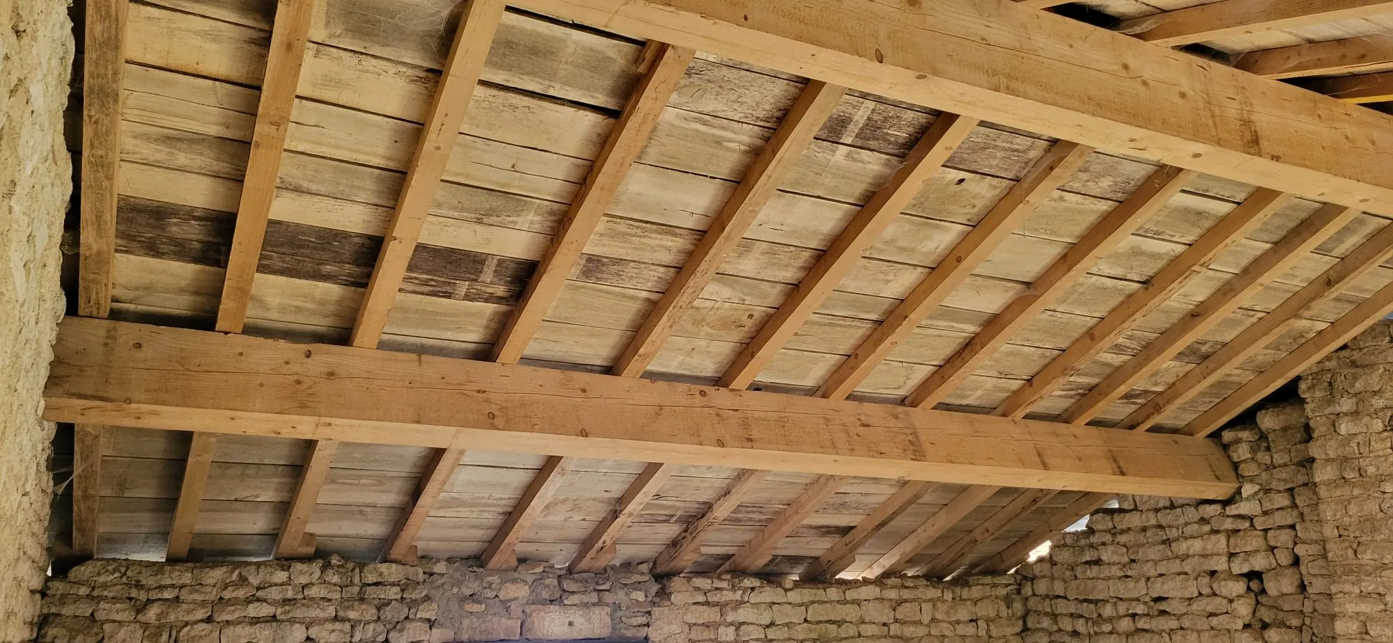 Maison ancienne à rénover à Néré – potentiel de développement 