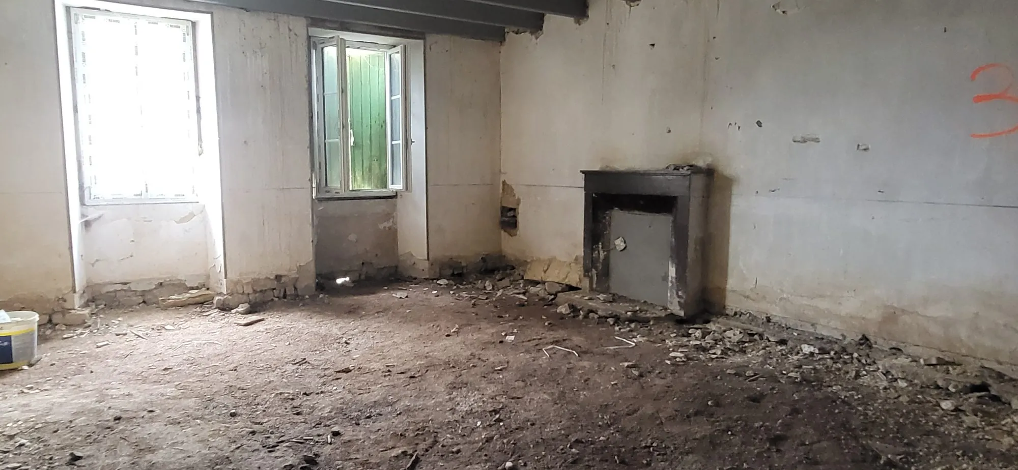 Maison ancienne à rénover à Néré – potentiel de développement 