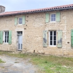 Maison ancienne à rénover à Néré – potentiel de développement