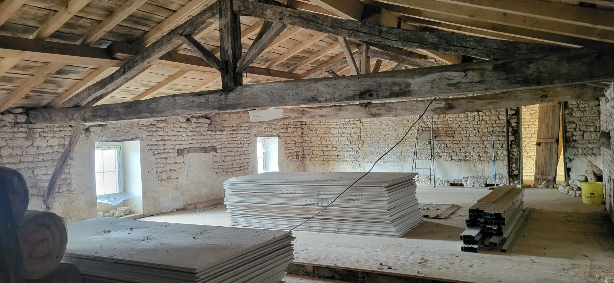 Maison ancienne à rénover à Néré – potentiel de développement 