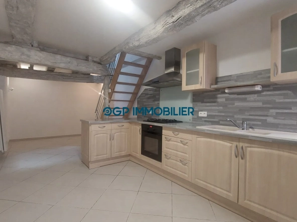Charmante maison de village T3 de 40 m² à Montpezat-de-Quercy