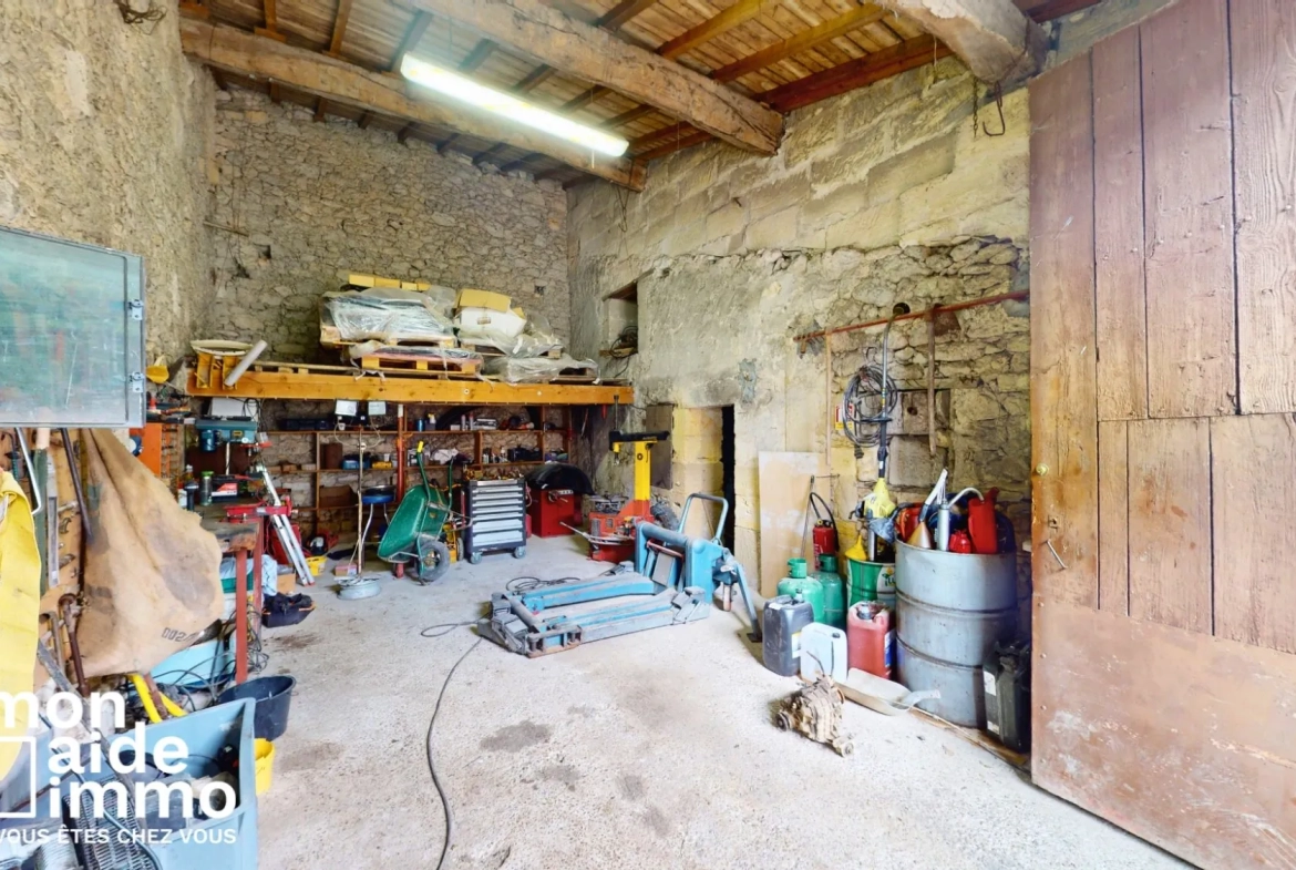 Maison en pierre à rénover à Puisseguin près de Saint-Émilion 