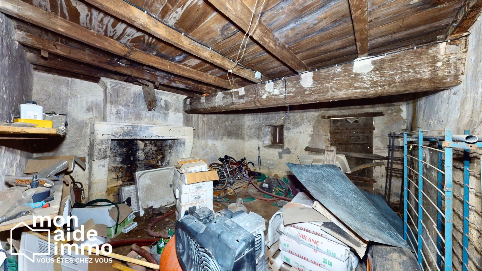 Maison en pierre à rénover à Puisseguin près de Saint-Émilion 