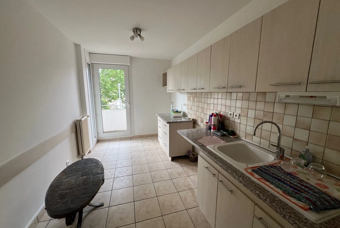 Appartement T3 à vendre à Saint-Genest-Lerpt avec terrasse et garage 