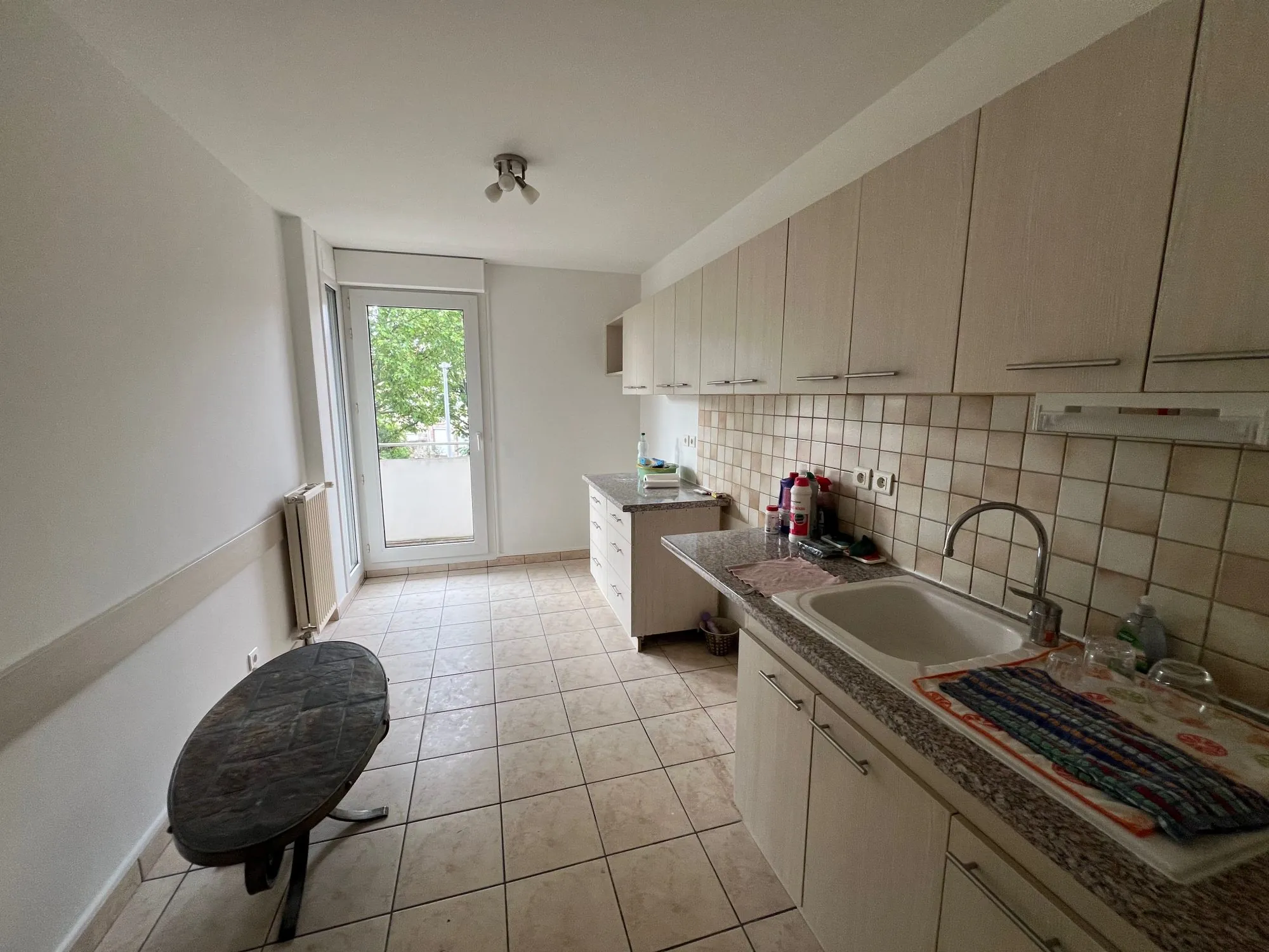Appartement T3 à vendre à Saint-Genest-Lerpt avec terrasse et garage 