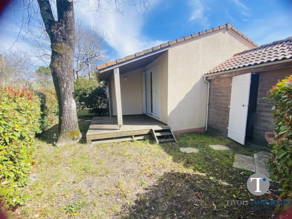 Maison meublée de 31 m² à Hourtin avec terrasse et jardin