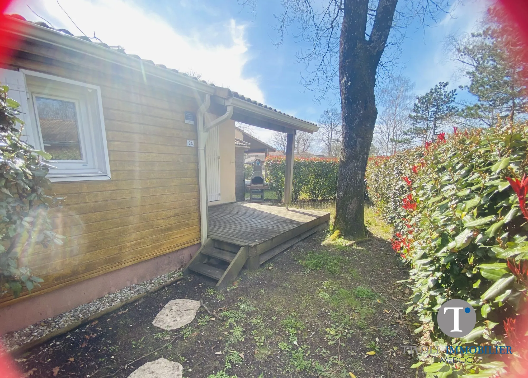 Maison meublée de 31 m² à Hourtin avec terrasse et jardin 