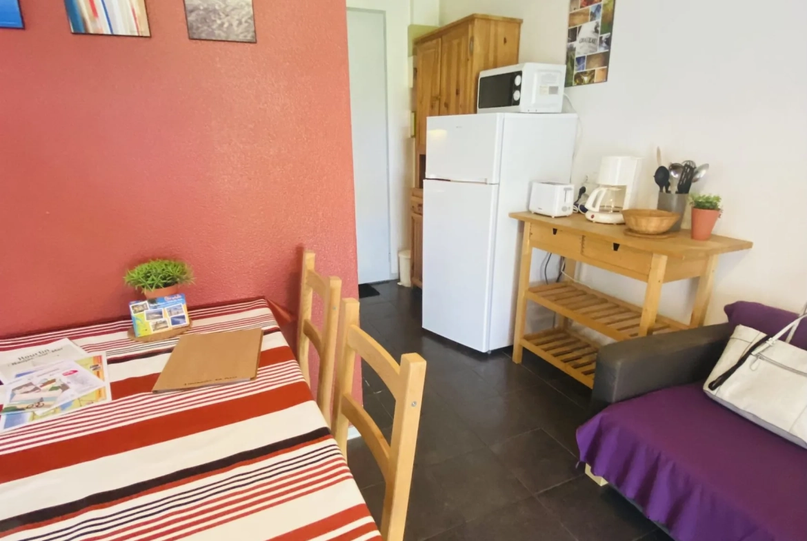 Maison meublée de 31 m² à Hourtin avec terrasse et jardin 
