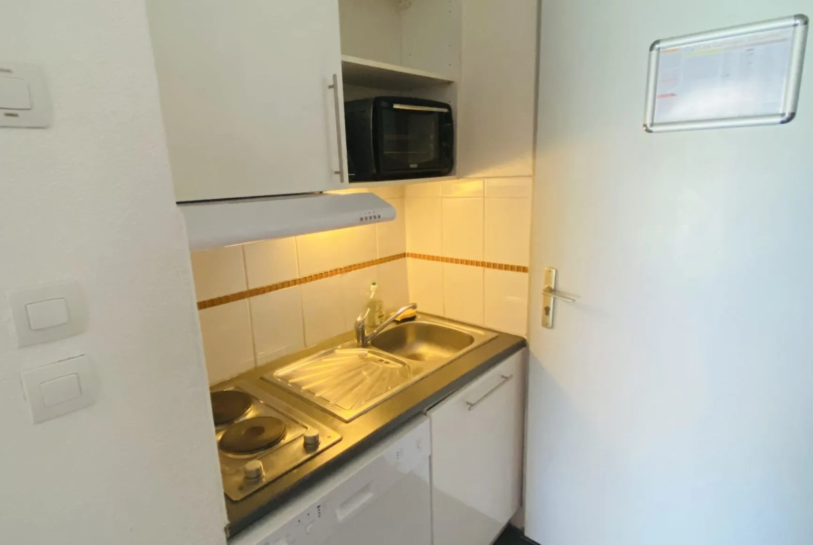 Maison meublée de 31 m² à Hourtin avec terrasse et jardin 
