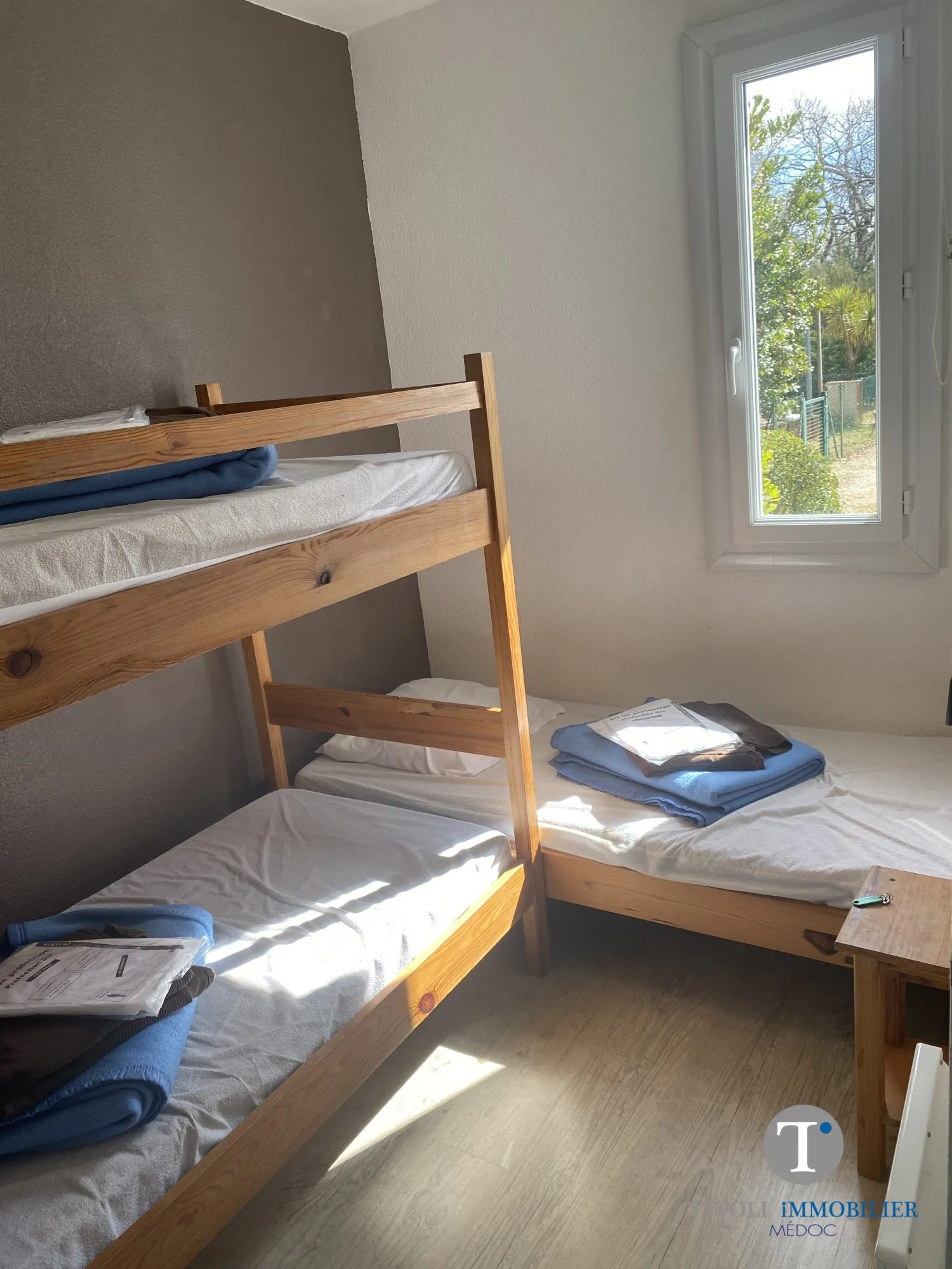 Maison meublée de 31 m² à Hourtin avec terrasse et jardin 